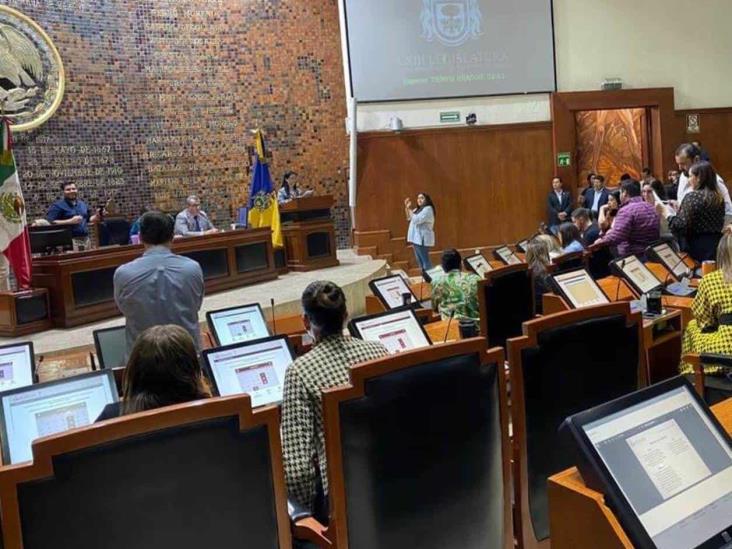 Perfilan estímulos por no discriminar Perfilan estímulos por no discriminar