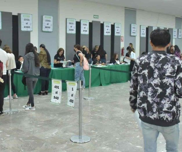 Entrega Apodaca becas a estudiantes Entrega Apodaca becas a estudiantes