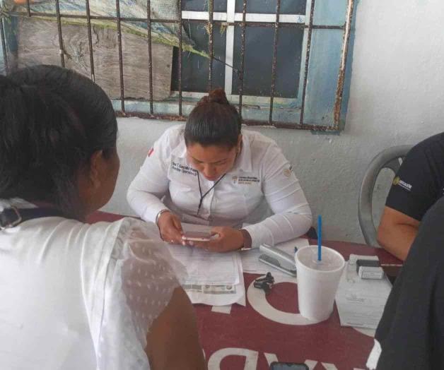 Estudiantes reciben becas “Benito Juárez”