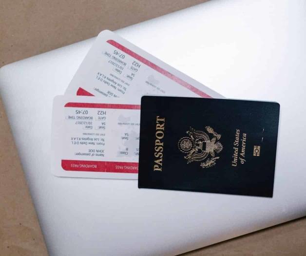 Detienen a mujer por Fraude con pasaporte