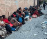 Rescatan a 71 migrantes que estaban en patio de empresa Ferromex