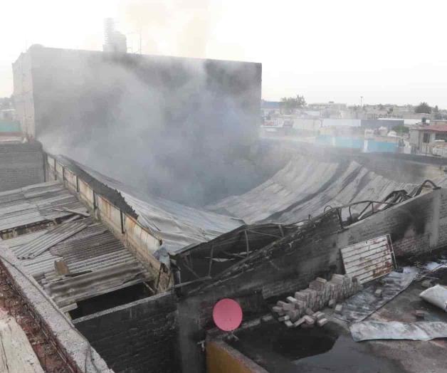 Sofocan incendio en fábrica de Iztapalapa Sofocan incendio en fábrica de Iztapalapa