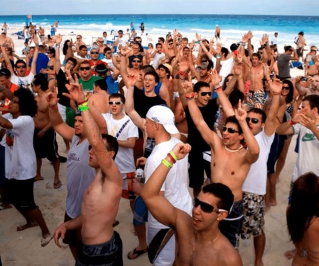 EU emite alerta de viaje para spring breakers que visiten México