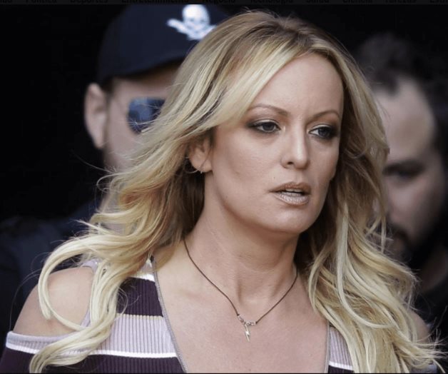 Stormy Daniels se reúne con fiscales que investigan a Trump