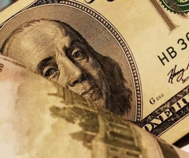 Dólar se dispara arriba de los 19 pesos al mayoreo