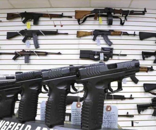 Caen dos estadounidenses por tráfico de armas a México