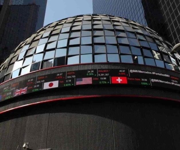 Bolsa de NY cae en la mañana, se recupera al mediodía