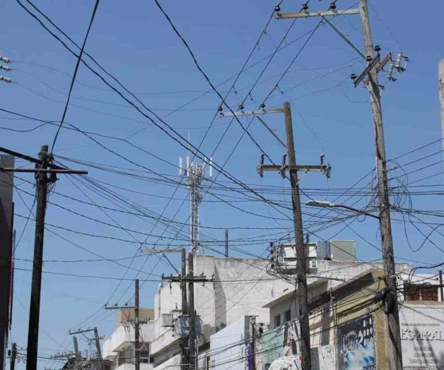 Es amenazante tendido eléctrico