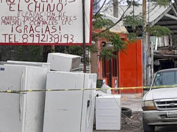 Obstruyen comerciantes aceras; dejan en la vulnerabilidad a peatones Obstruyen comerciantes aceras; dejan en la vulnerabilidad a peatones