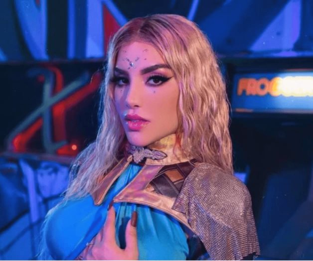 Kimberly Loaiza elige vestimenta inspirada en la princesa Peach Kimberly Loaiza elige vestimenta inspirada en la princesa Peach