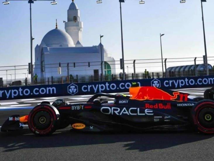 Batalló Checo Pérez con un problema mecánico Batalló Checo Pérez con un problema mecánico