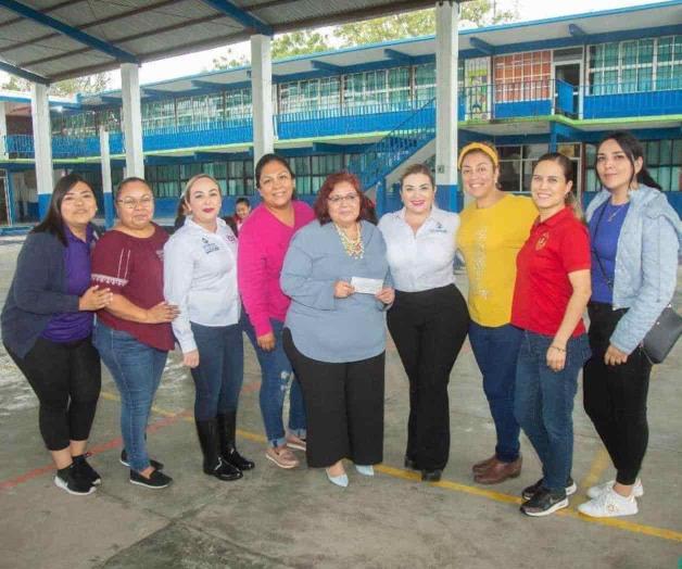 Apoya Maybella alumnos Apoya Maybella alumnos