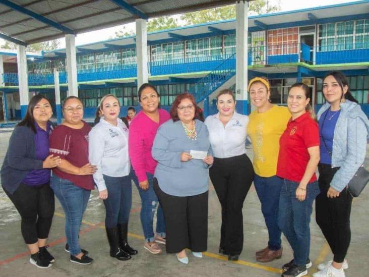 Apoya Maybella alumnos Apoya Maybella alumnos
