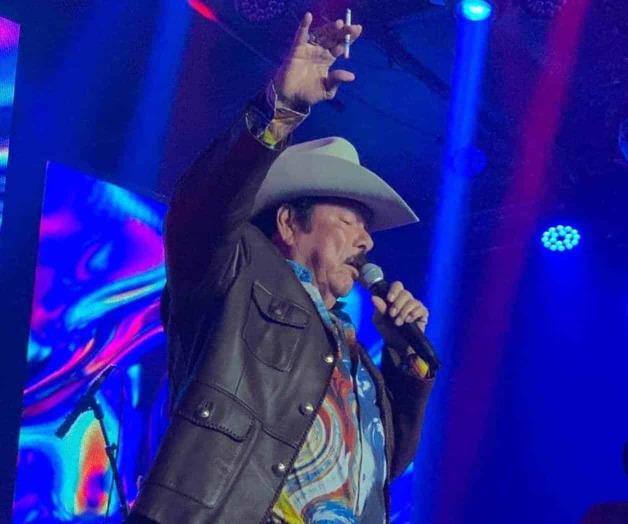 Reaparece Lalo Mora tras detención en LA Reaparece Lalo Mora tras detención en LA