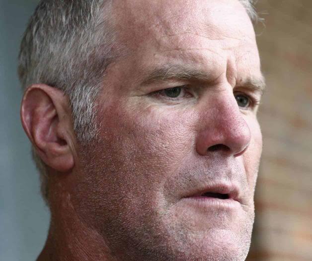 Piden que Favre siga en demanda