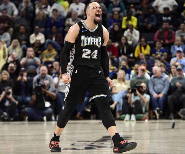 NBA multa a Dillon Brooks por empujar a camarógrafo