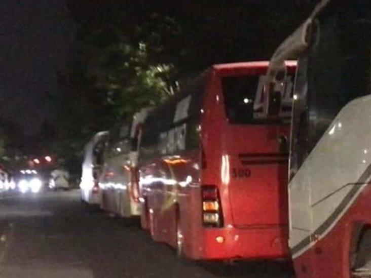Llegan 12 horas antes para mitin de AMLO Llegan 12 horas antes para mitin de AMLO