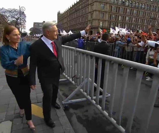 Encabeza AMLO multitudinario mitin en Zócalo
