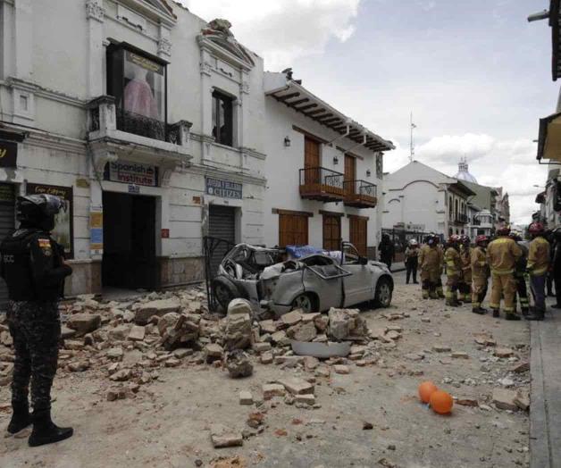 Fuerte sismo sacude costa de Ecuador, al menos 4 fallecidos