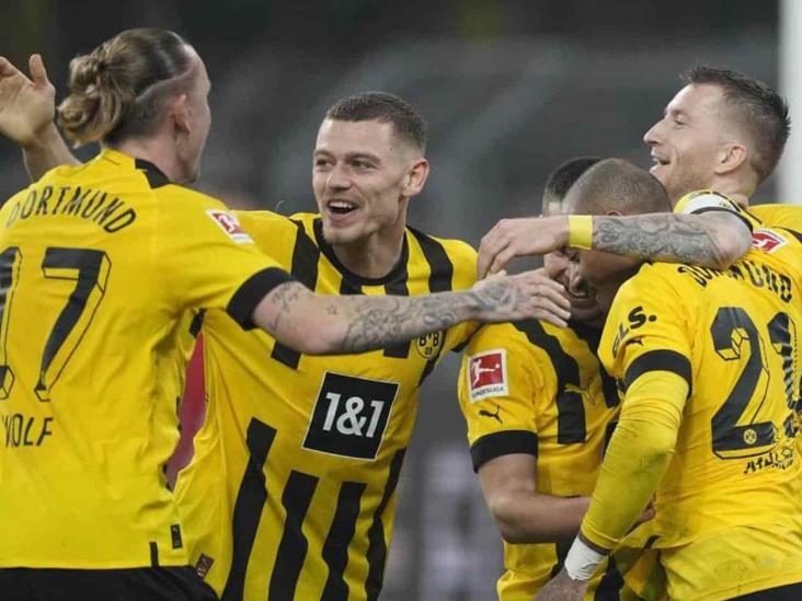 Dortmund renueva esperanzas de ganar el título con victoria Dortmund renueva esperanzas de ganar el título con victoria