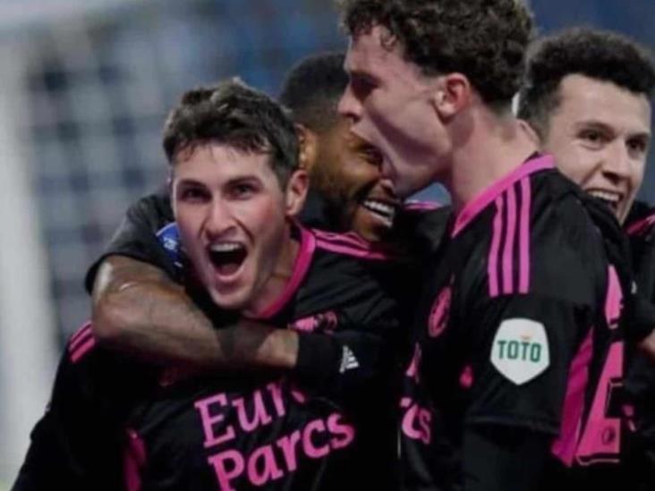 Santiago Giménez y Edson Álvarez brillan con gol en clásico Ajax vs Feyenoord Santiago Giménez y Edson Álvarez brillan con gol en clásico Ajax vs Feyenoord
