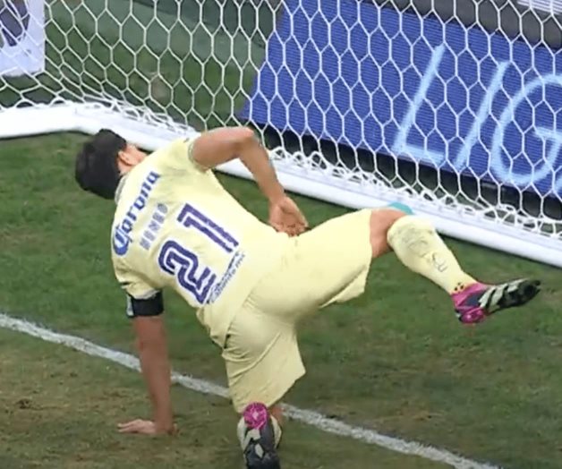 Henry Martín se disculpa por festejarle a Chivas como el Cuauh Henry Martín se disculpa por festejarle a Chivas como el Cuauh