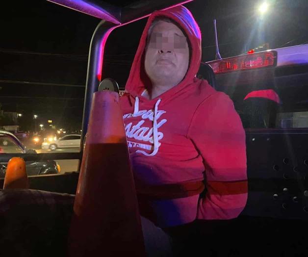 Detienen policías a presunto acosador