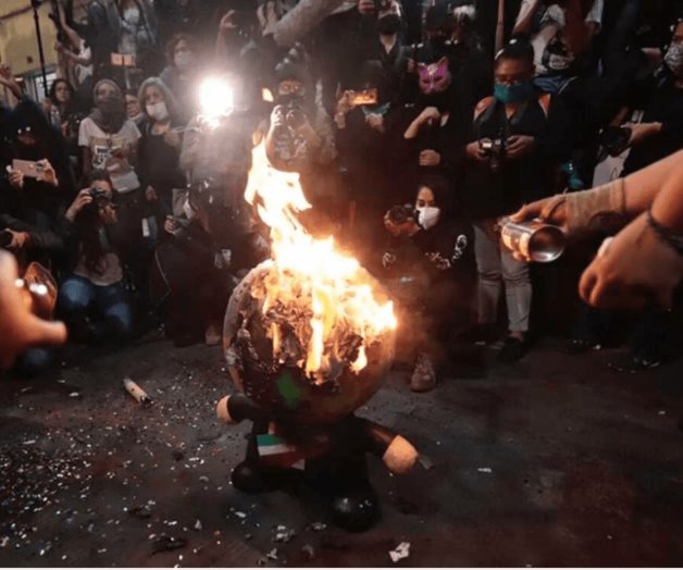 AMLO acusa que prensa no reportó quema de su imagen