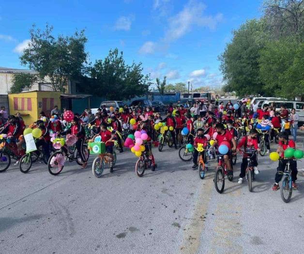 Festejan alumnos el inicio de la primavera