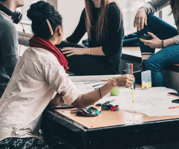 No importa nivel educativo, mujeres ganan menos que hombres: Inegi