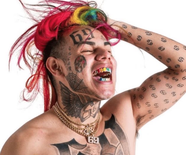 El rapero Tekashi 6ix9ine, hospitalizado tras ser atacado