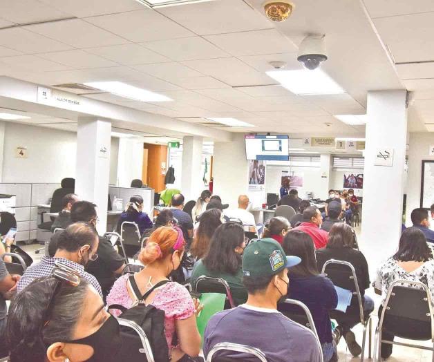 Saturan contribuyentes oficinas de SAT