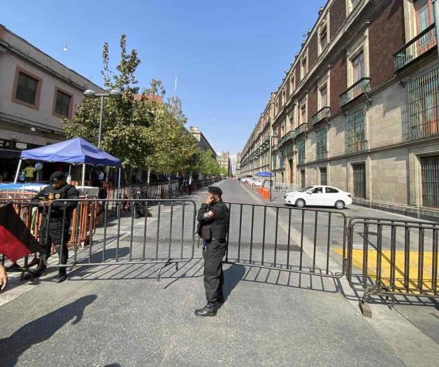 Justifica Sheinbaum estacionamiento en corredor peatonal