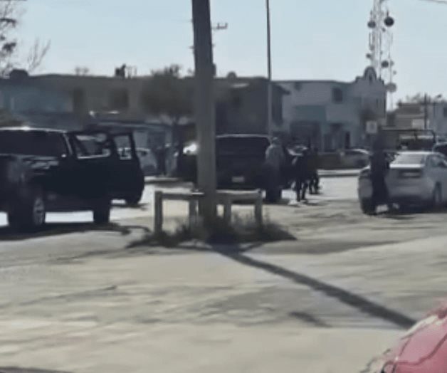 Rescata un convoy armado a detenidos