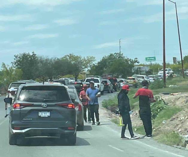 Congestionan puentes sin ser una fecha festiva Congestionan puentes sin ser una fecha festiva