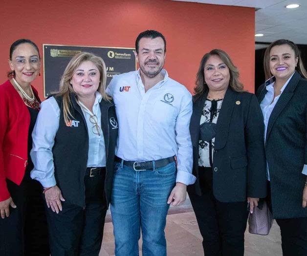 Reconoce rector esfuerzo de enfermeras y enfermeros para laborar en Alemania