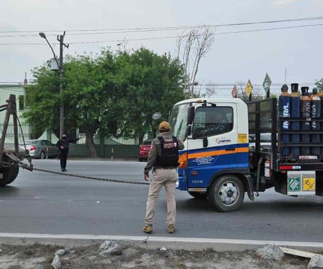 A la fuerza quitan bloqueo