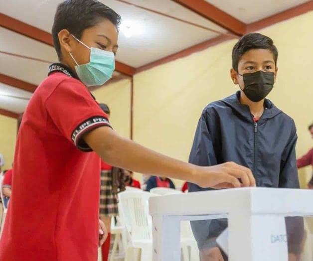 Realizan alumnos ejercicio electoral