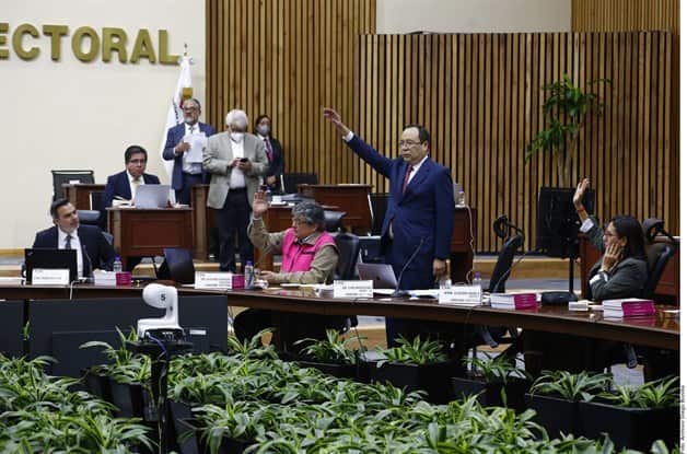 Veta Va por México quinteta para presidencia del INE