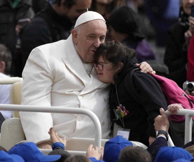 Hospitalizan al Papa por una infección pulmonar Hospitalizan al Papa por una infección pulmonar