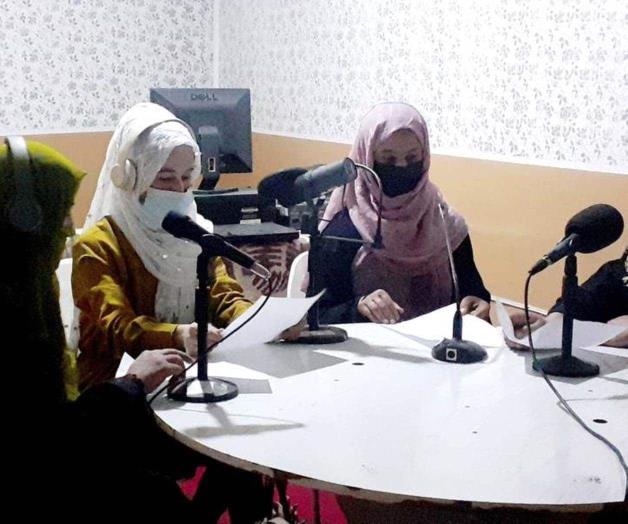 Talibanes clausuran una radioemisora manejada por mujeres