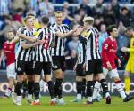 Newcastle baja al Man United del tercer lugar de la Premier League