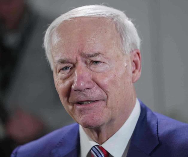 Asa Hutchinson desea ser presidente de EU