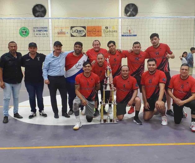 Premian ganadores de voleibol