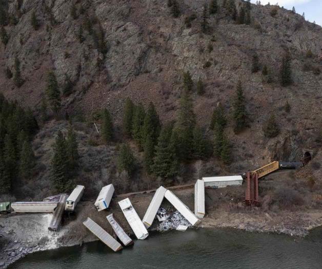 EEUU: Tren que se descarriló derrama cerveza y arcilla