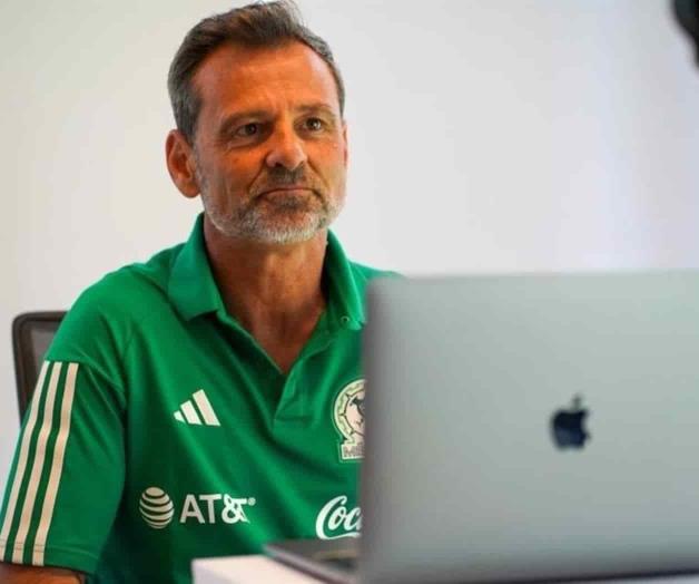 No asegura Cocca llamado de Chicharito a la Selección