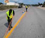 Rehabilitan pintura vial hacia la Laguna