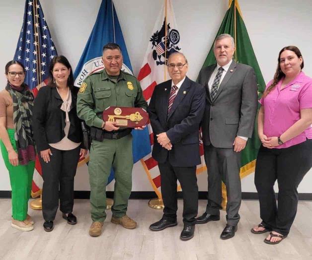 Entregan llaves de la ciudad a jefe de la BP Entregan llaves de la ciudad a jefe de la BP