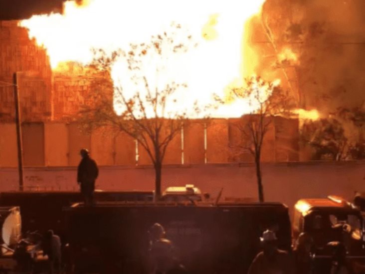 Se incendia área federal de la Central de abasto en la CDMX Se incendia área federal de la Central de abasto en la CDMX