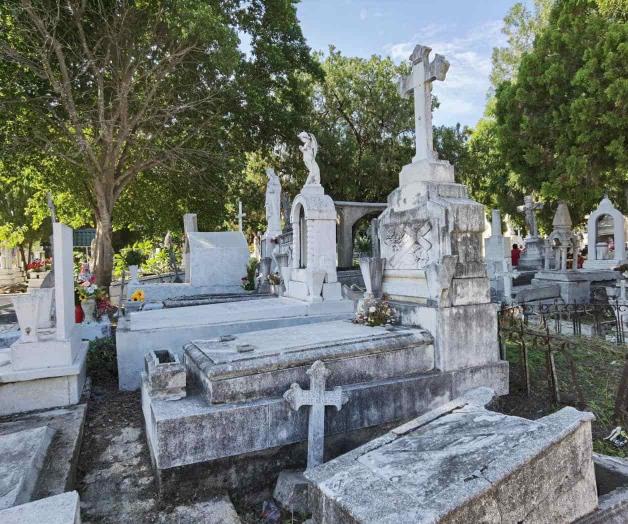 Insuficiente espacio en panteón municipal